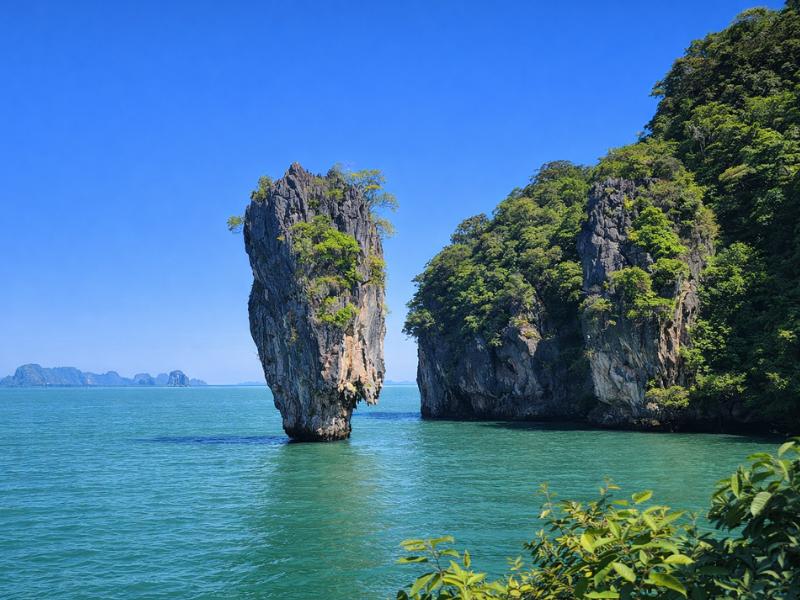 James Bond Island Speedboat Tour with Canoeing & Lunch