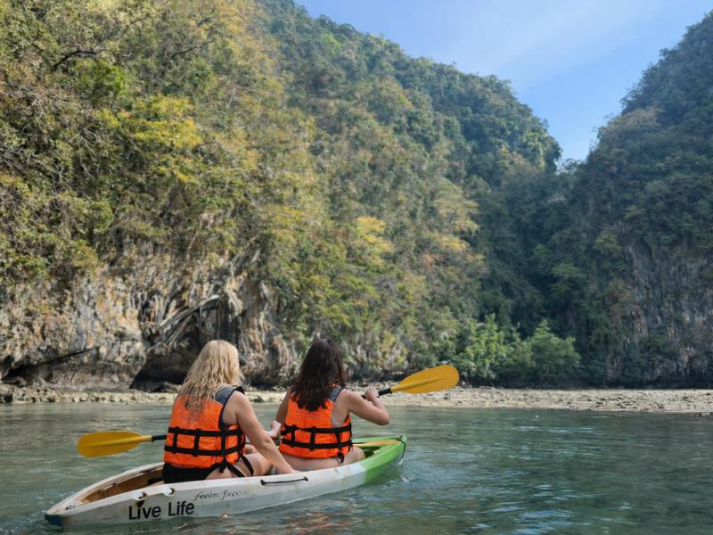 Krabi to 7 Islands: Luxury Longtail Boat Cruise with Snorkeling